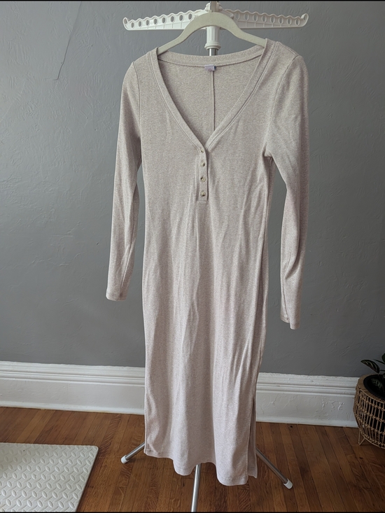 Old Navy Dresses & Skirts - Old Navy Long Sleeve Henley Maxi Dress in Light Beige